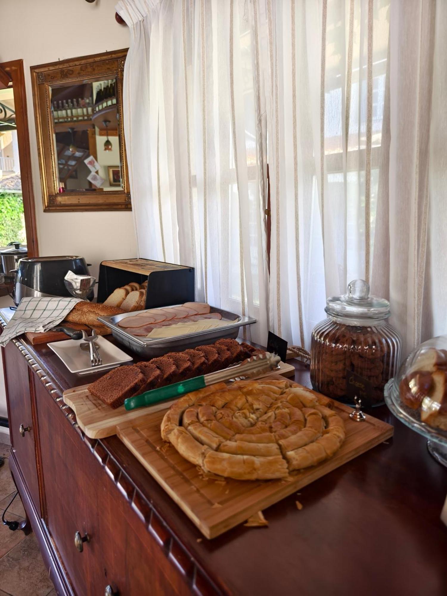 Valentino Corfu Aparthotel อิปโซส ภายนอก รูปภาพ
